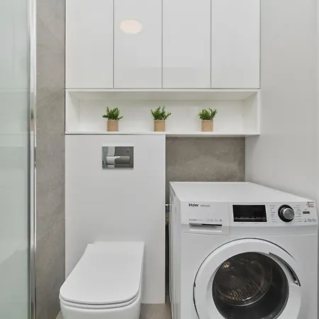 Apartment Gwiazdzista By The Sky Tower In By Renters Wroclaw