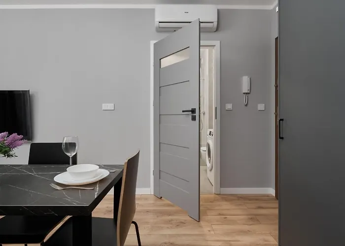 Gwiazdzista By The Sky Tower In By Renters Appartamento Breslavia